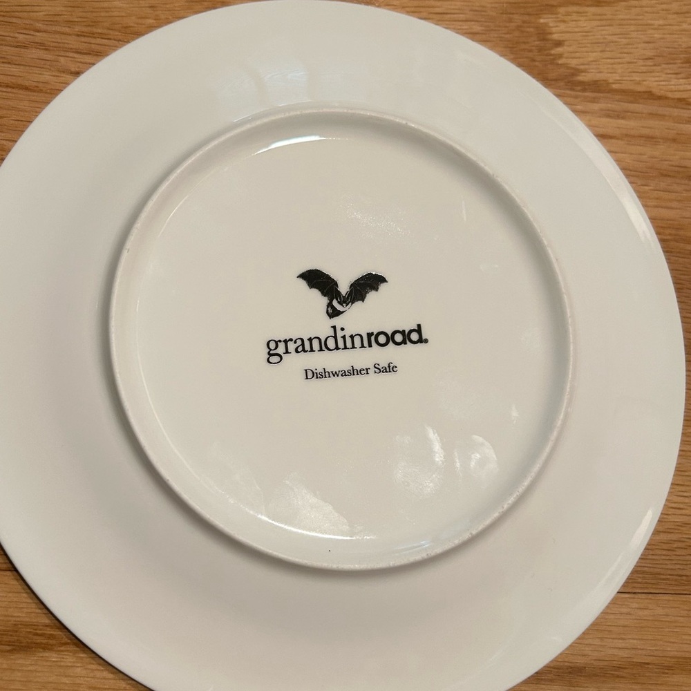 Grandinroad Halloween Icon Plates - Set of 4 - Picture 5 of 9
